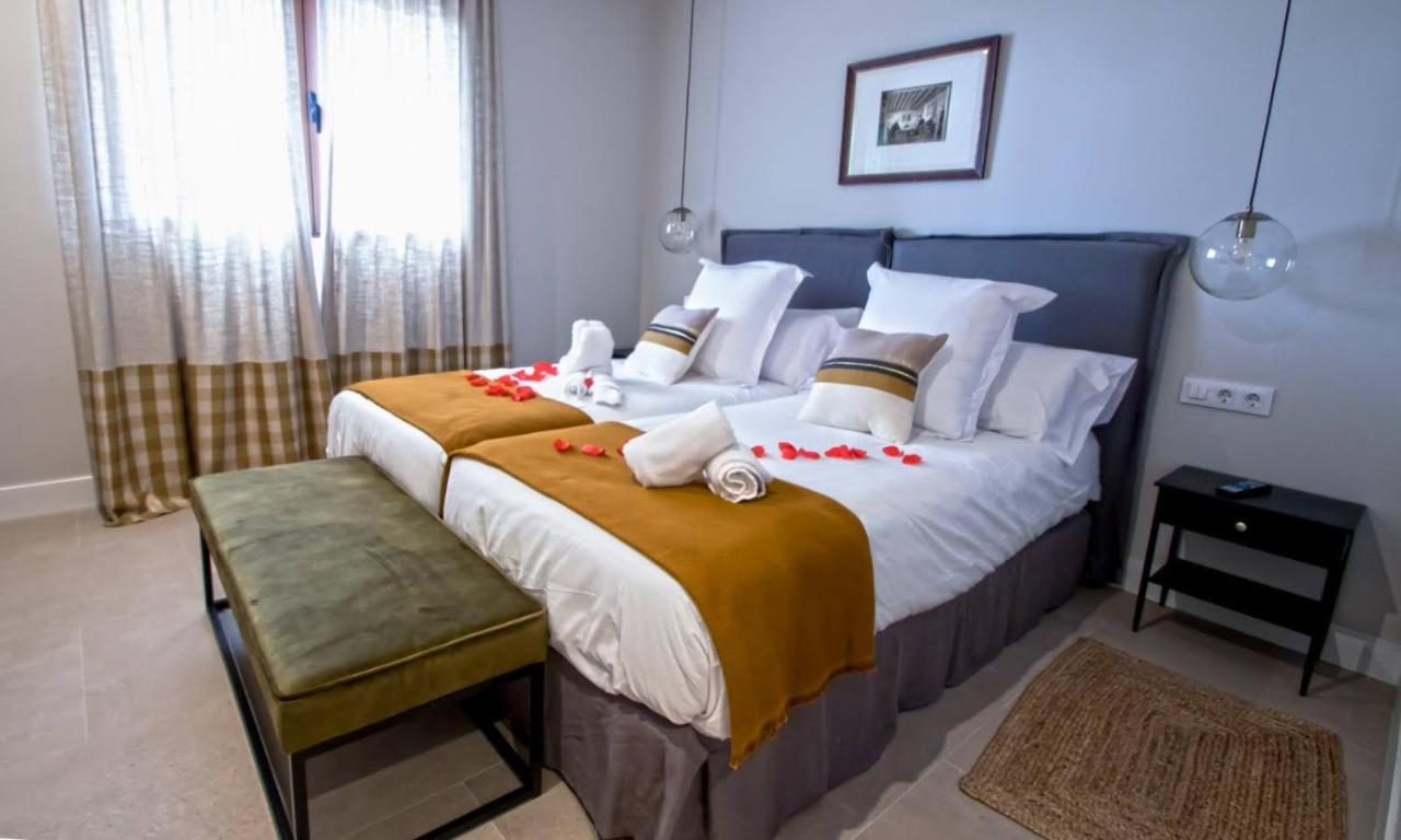 Hotel Tierras De Cebreros Bagian luar foto