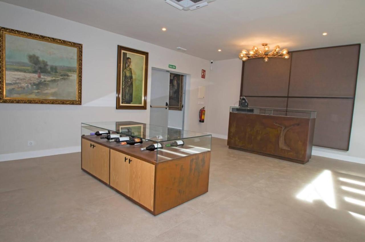 Hotel Tierras De Cebreros Bagian luar foto