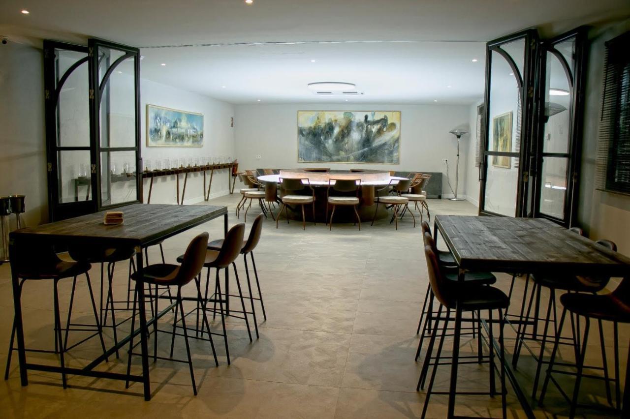 Hotel Tierras De Cebreros Bagian luar foto